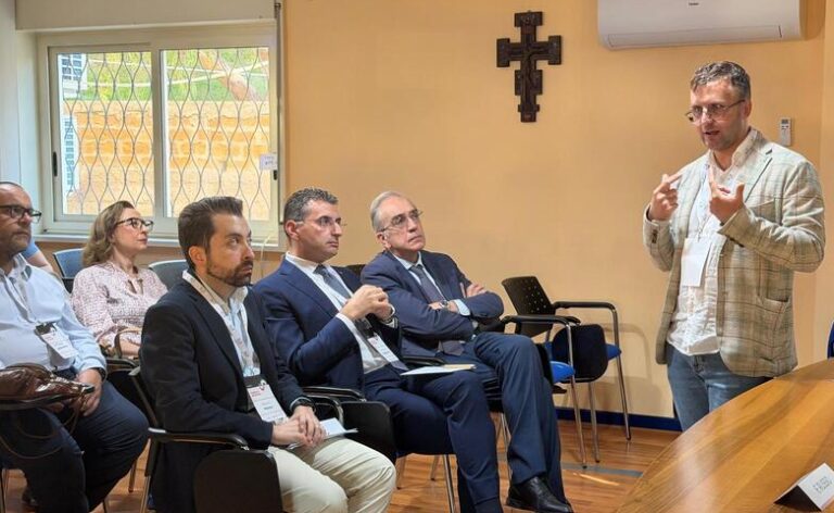 In prima fila tra il pubblico, da sx, Manno, Pappalardo e Pace