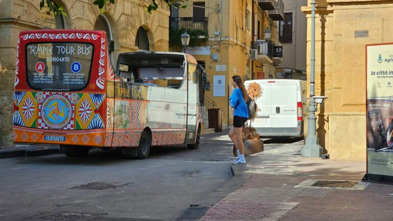 Via Atenea