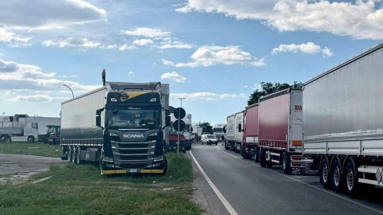 protesta caro benzina carburanti tir
